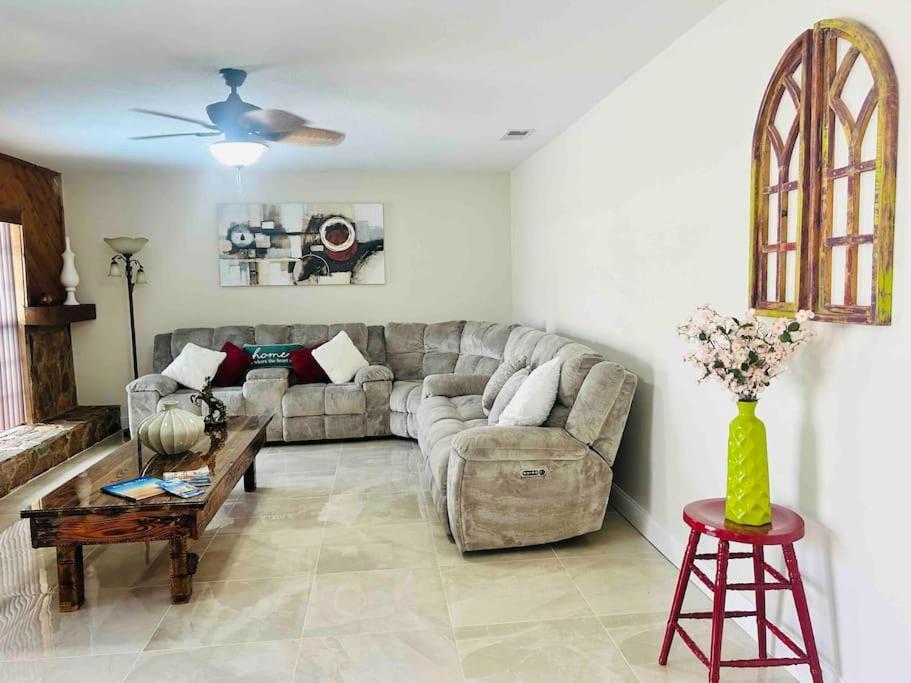 Vintage Family Scape + Heated Pool&Discount Villa Tampa Buitenkant foto