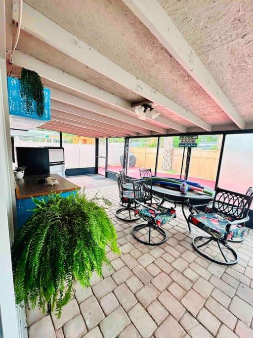 Vintage Family Scape + Heated Pool&Discount Villa Tampa Buitenkant foto